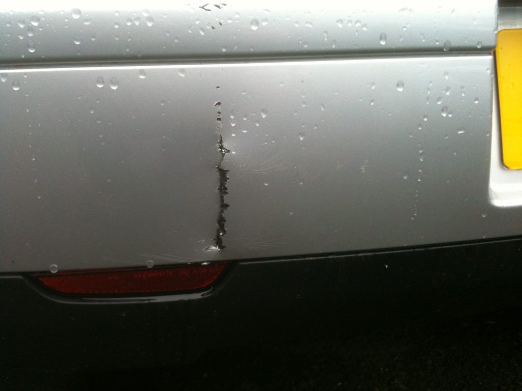 cracked-bumper-repair-car-bumpers-fixed-smart-repair-4-u